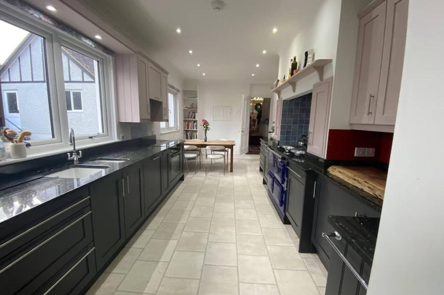 Rozel - Ashdown Forest views, huge garden, sleeps 14 in East Grinstead