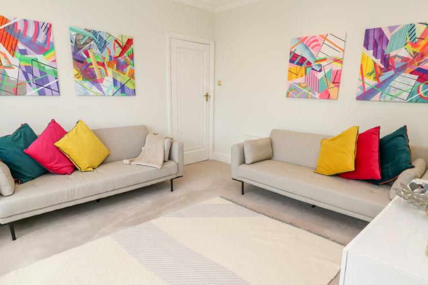 ROBIN HILL, pet friendly, character holiday cottage in St Austell