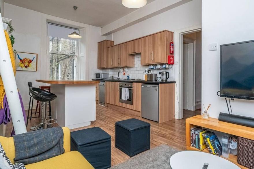 Pass the Keys | Renovated 2 Beds flat near City Centre and Meadows