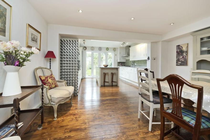 4-Bed House with a Garden, Fulham