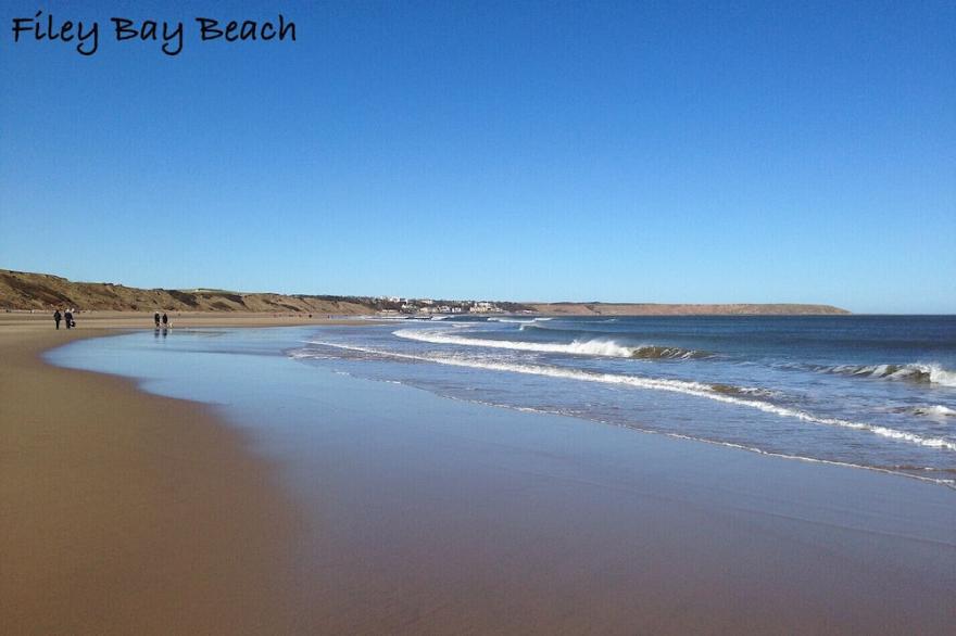 Firefly Cottage well equipped with access to Pool/Gym/Pub/Coffee Shop near Beach