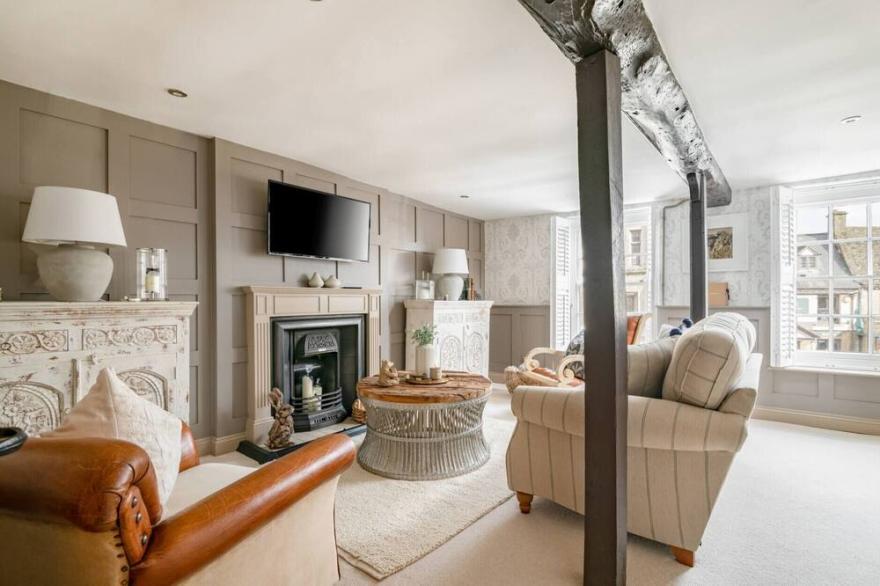 HOWMAN HOUSE, family friendly in Stow-On-The-Wold