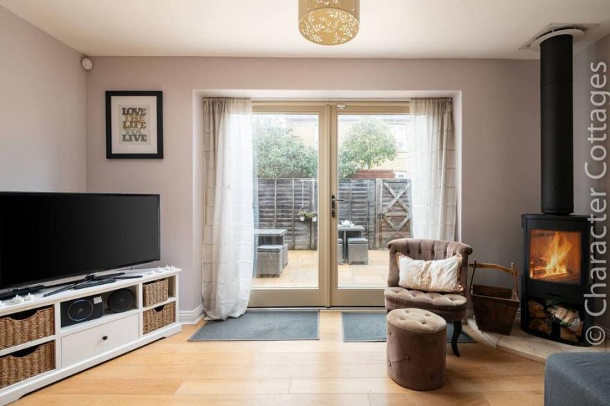 CALLOW COTTAGE, family friendly in Bourton-On-The-Water