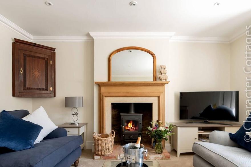 COPPERBEECH, family friendly, with open fire in Stow-On-The-Wold