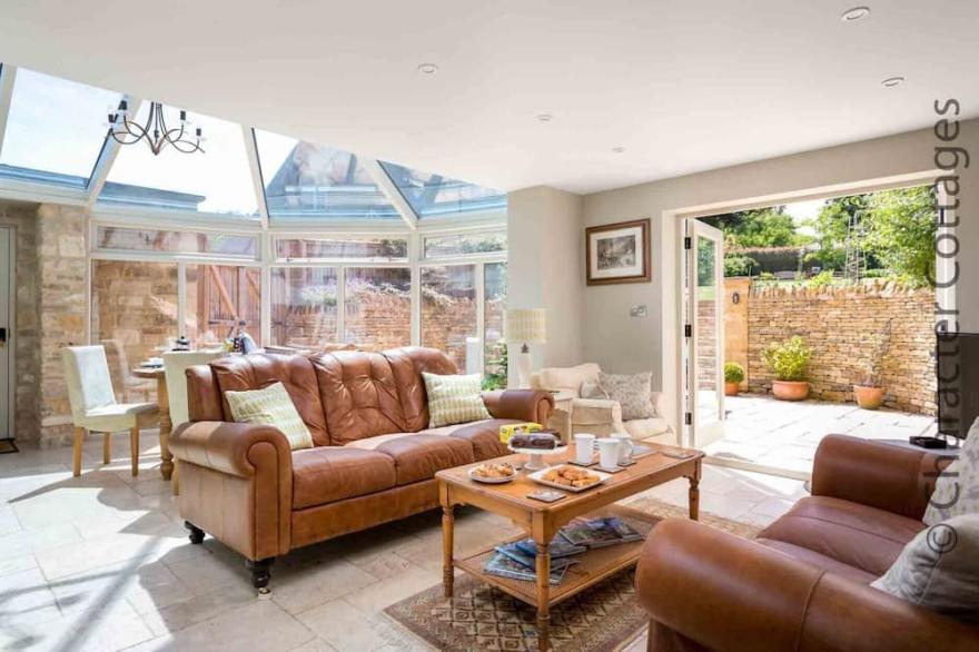 EAST LEAZE, pet friendly, with a garden in Chipping Campden
