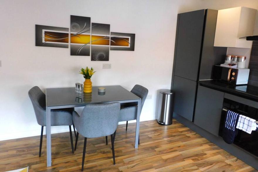 Newly refurbished 1 bed Apt in Hamilton  Close to station and local amenities