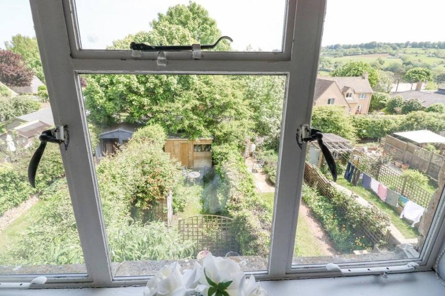 FOXGLOVE COTTAGE, family friendly, with open fire in Blockley