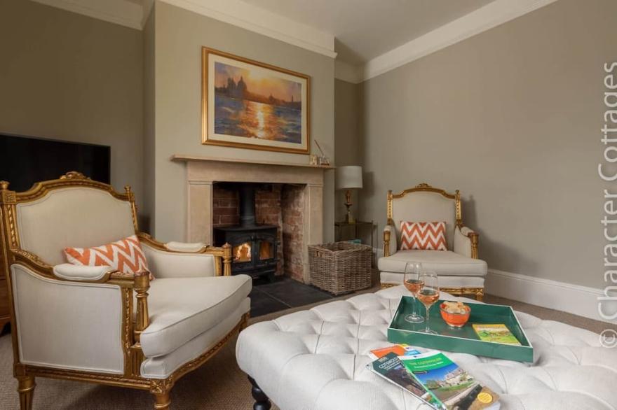 ANNE WALTERS HOUSE, family friendly in Churchill, Oxfordshire