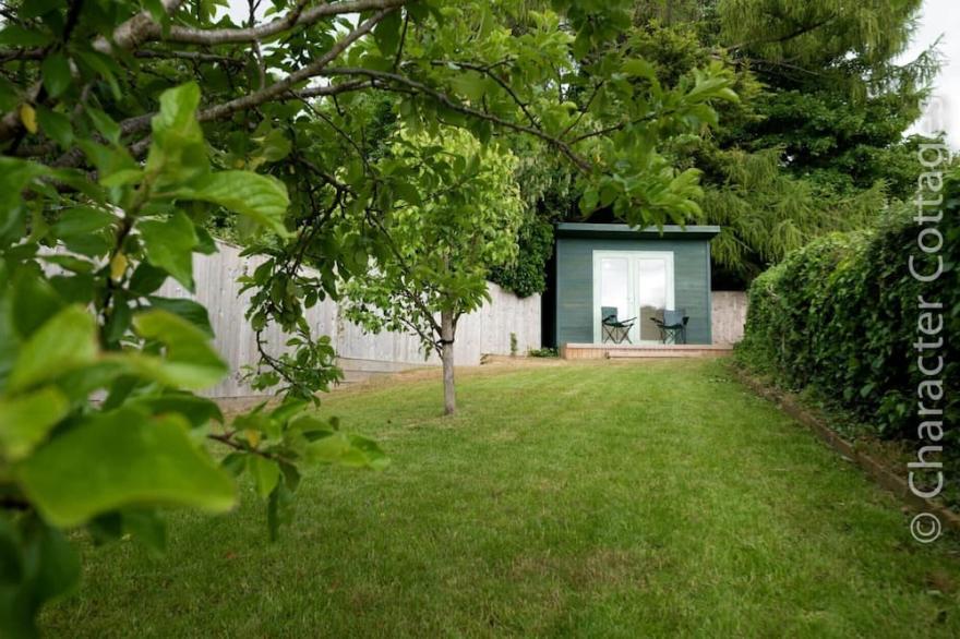 BOBBY JO'S, pet friendly, with a garden in Blockley