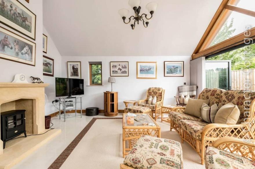 BOBBY JO'S, pet friendly, with a garden in Blockley