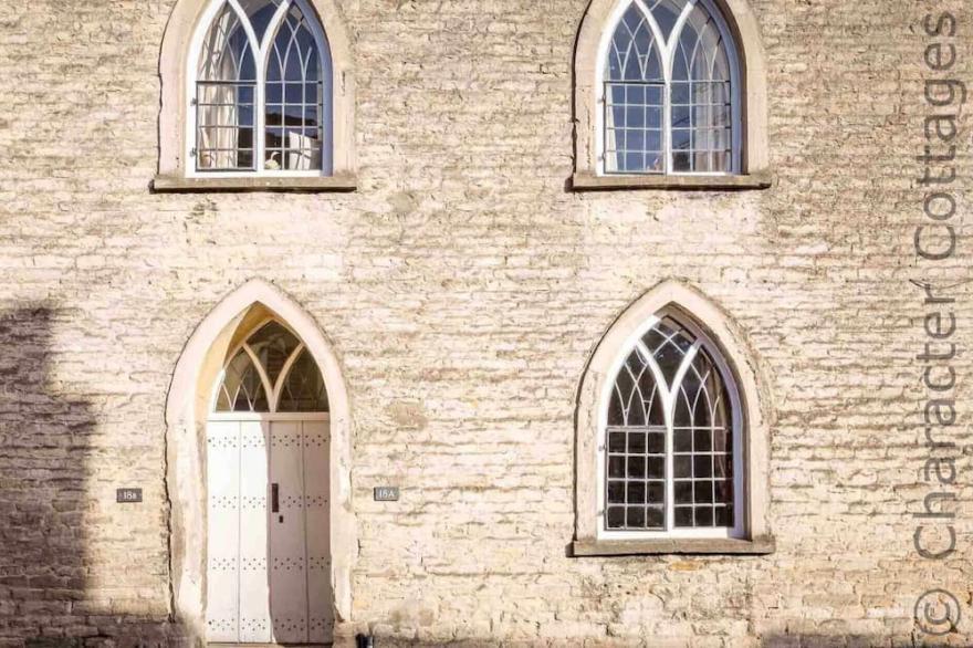 LITTLE CULVER, pet friendly, with open fire in Minchinhampton