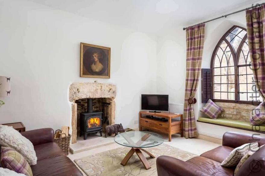 LITTLE CULVER, pet friendly, with open fire in Minchinhampton