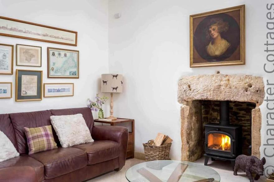 LITTLE CULVER, pet friendly, with open fire in Minchinhampton