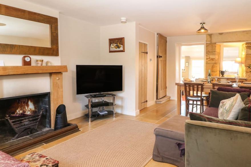 GREEN PUMP COTTAGE, family friendly, with open fire in Blockley