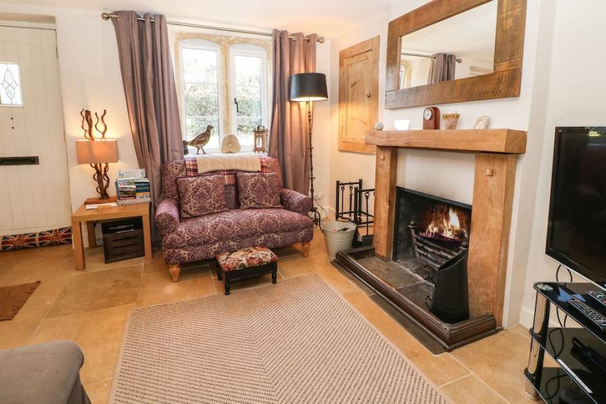 GREEN PUMP COTTAGE, family friendly, with open fire in Blockley