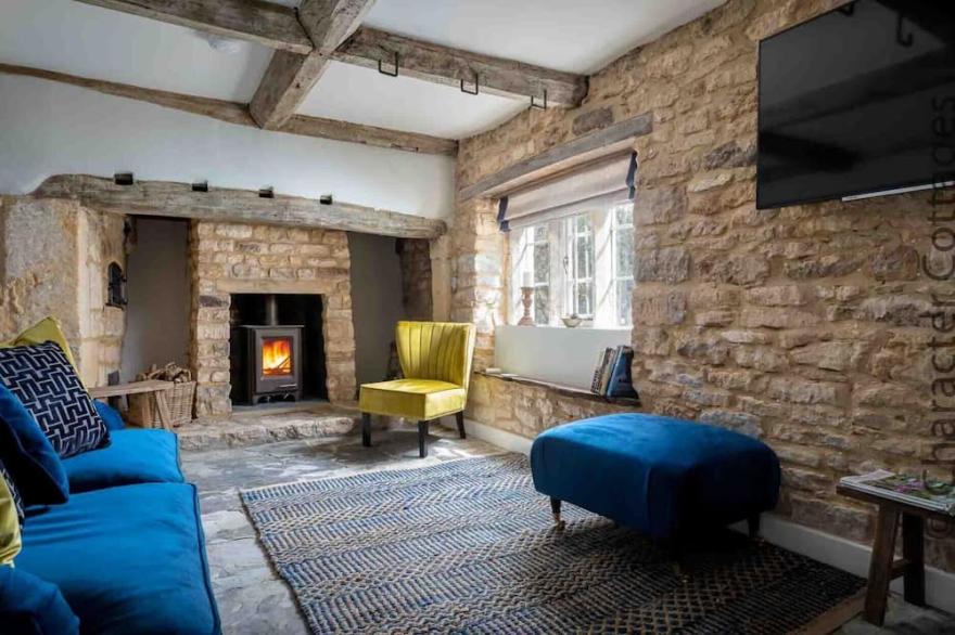 MILLBANK COTTAGE, family friendly in Mickleton, Gloucestershire