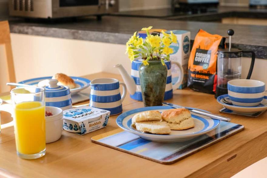 THE PATIO FLAT, pet friendly, with a garden in Bodmin Moor
