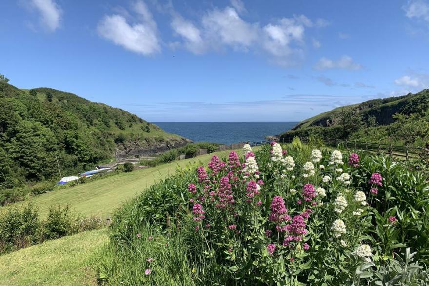 Seaside holiday home for every season, Aberfforest Beach, uninterrupted sea view