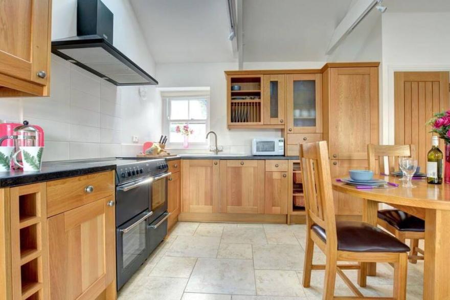 Wonderful private villa for 4 guests with WIFI, TV, patio and pets allowed