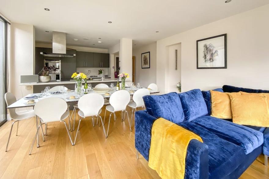 Water Garden 7, Lower Mill Estate / Sleeps 8 plus 4 kids/Spa/Pools/Roof Terrace