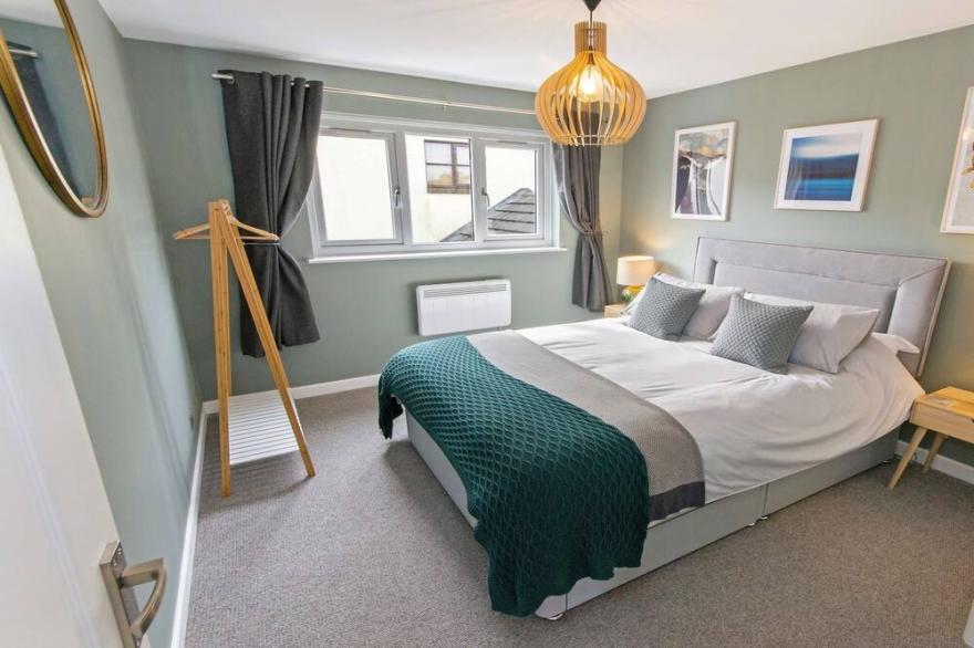 Oceanside | Sleeps 6 Scandi Styled & Walk to Beach