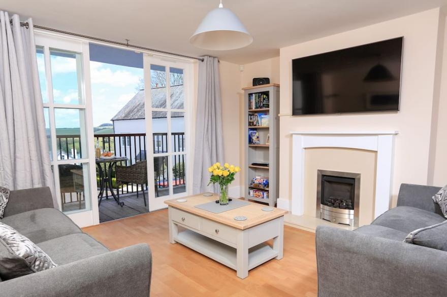 12 COMBEHAVEN, family friendly, country holiday cottage in Salcombe