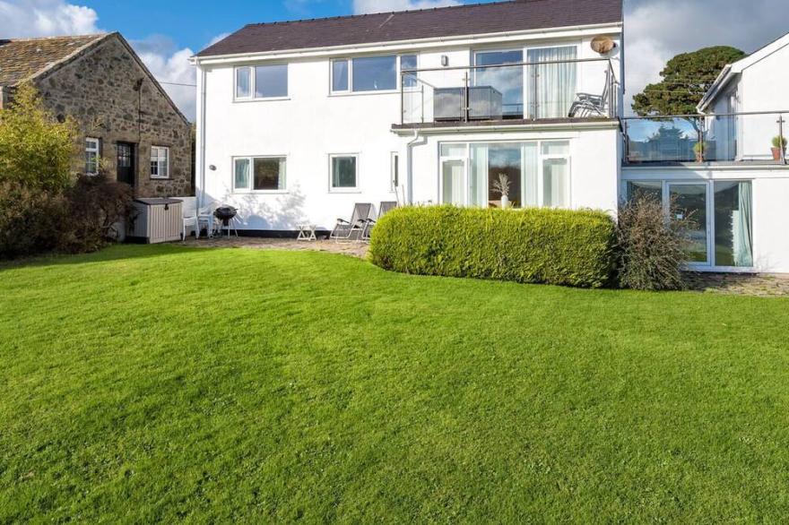 5 Ynys Fawr in the beautiful Pwllheli