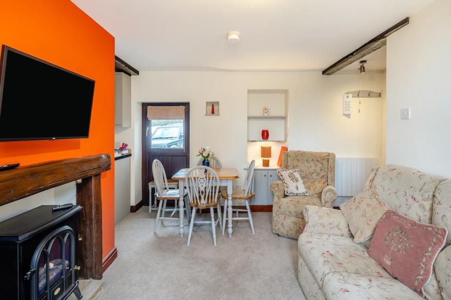 2 bedroom accommodation in Earl Sterndale, near Buxton