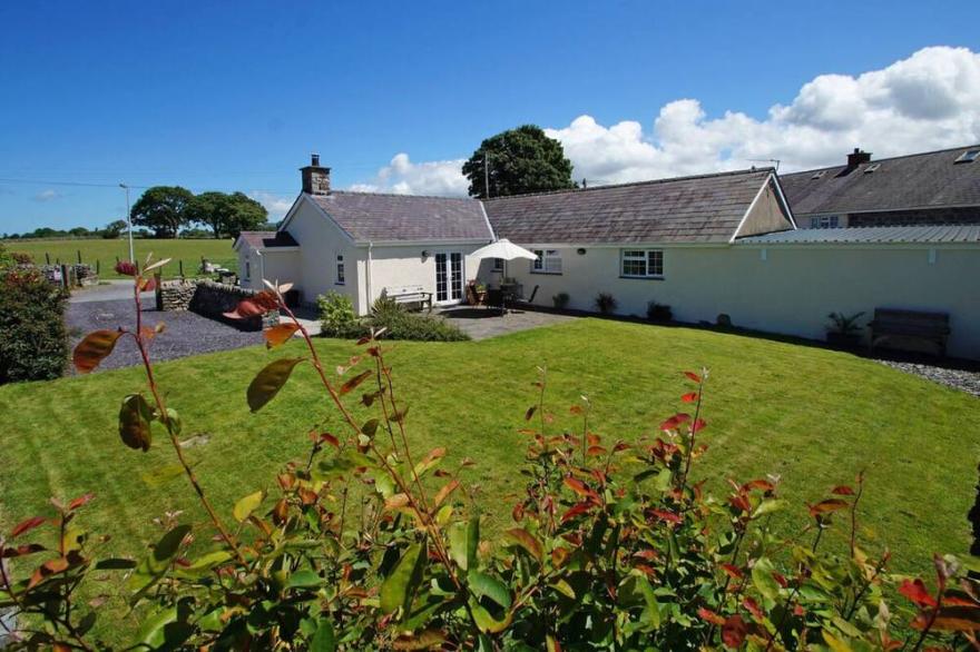 Hen Stabl Llanrug in Caernarfon