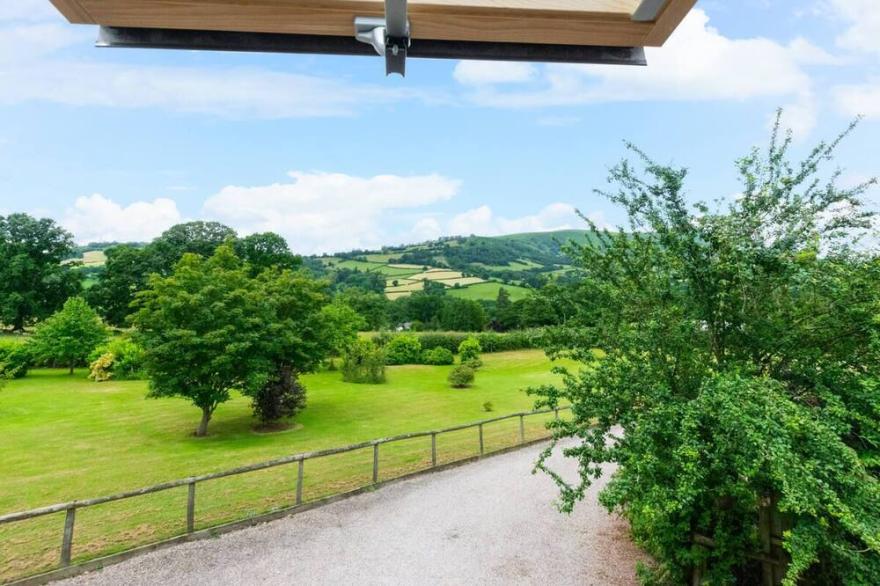 Bwthyn Tawel in Abergavenny