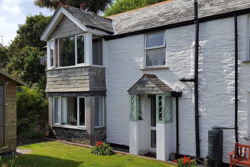 MOUNT PLEASANT, pet friendly, character holiday cottage in Boscastle