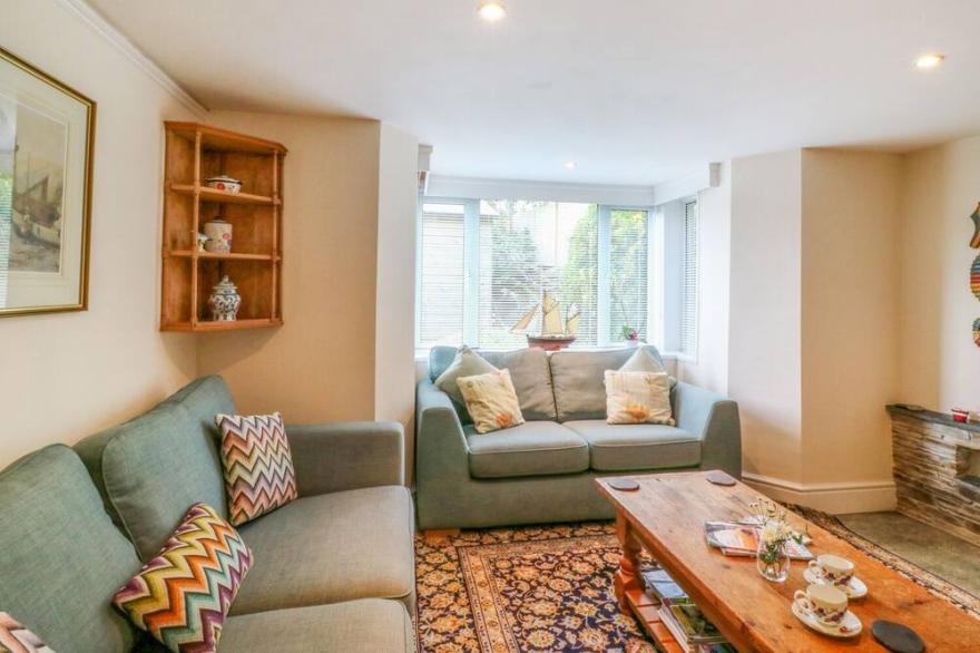 MOUNT PLEASANT, pet friendly, character holiday cottage in Boscastle