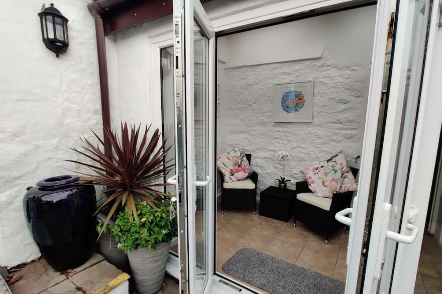 Idyllic village cottage between Falmouth and Truro with easy access to  coasts