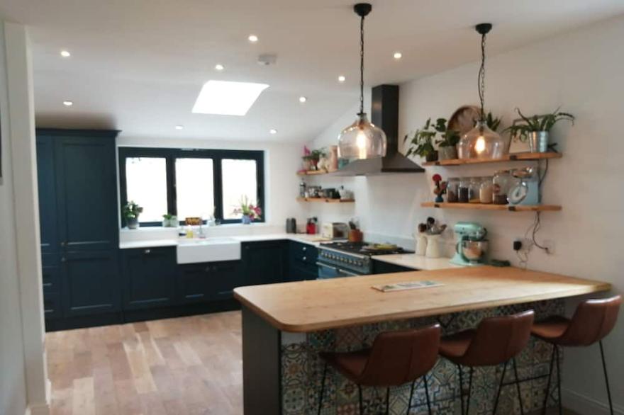 Idyllic Cornish Village Home. Ideally Situated Between Truro and Falmouth
