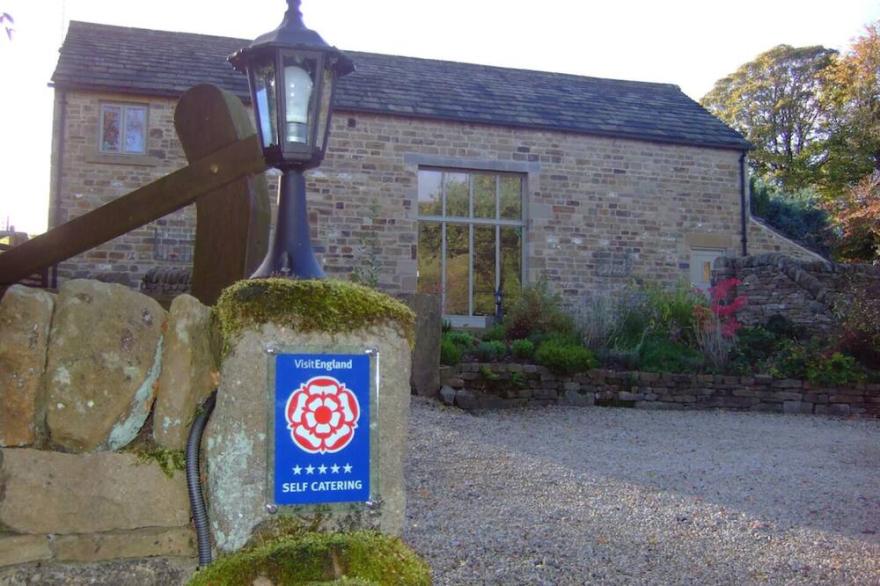The Oaks - Award Winning Barn Conversion In Hope Village Near To Castleton