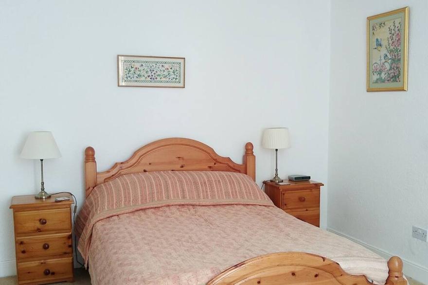 Honeysuckle: 3 bed cottage attached to former 1730 manse, Dingwall/Strathpeffer