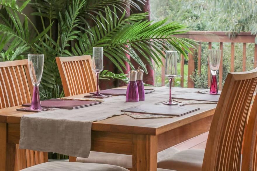 BULMER FARM LODGE, family friendly, country holiday cottage in Malton