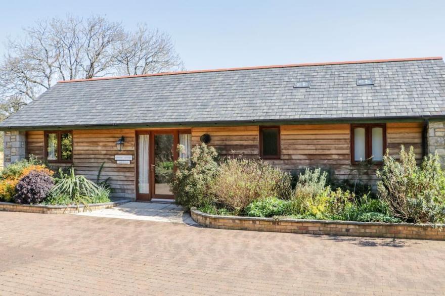 KINGCUP COTTAGE, family friendly, with a garden in St Columb Major