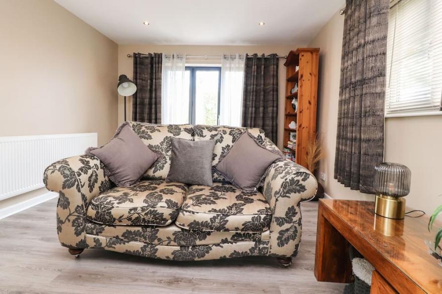 KILMORY LODGE, family friendly, with hot tub in Poulton-Le-Fylde