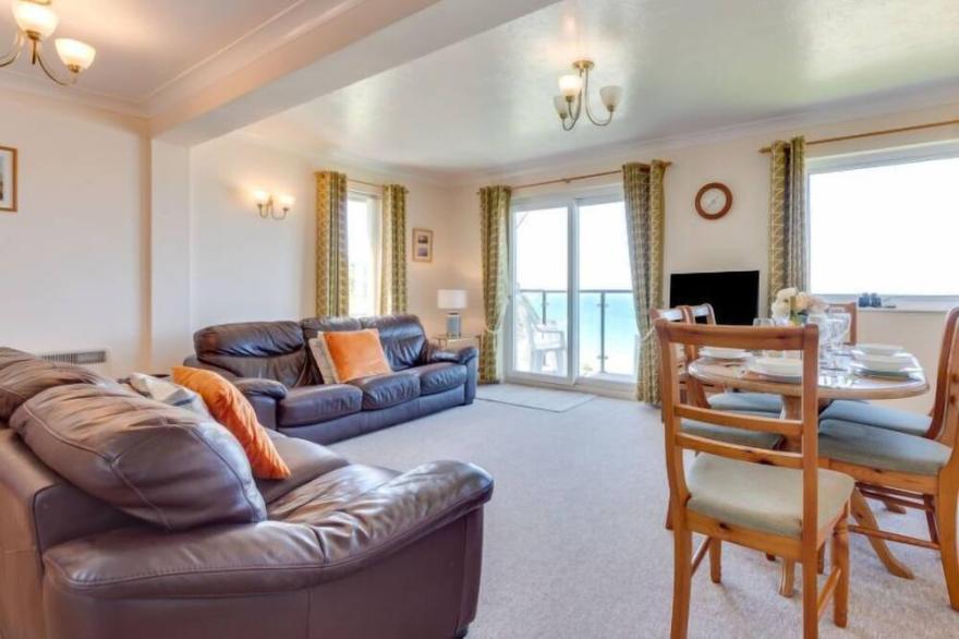Apartment Flat 11 Clifton Court in Barnstaple and Braunton - 6 persons, 3 bedrooms