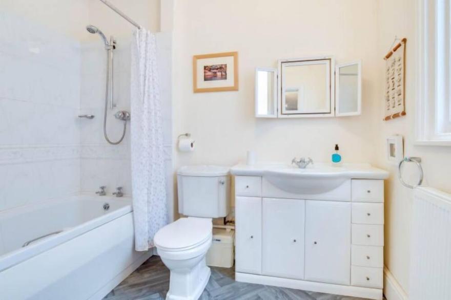 Vacation home Bayards in Dartmouth - 8 persons, 3 bedrooms