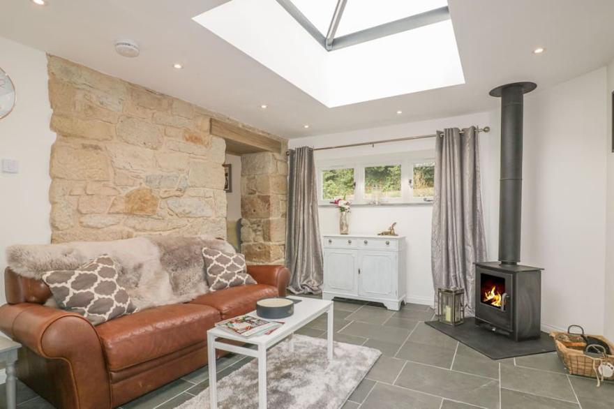 THE BULL PEN, pet friendly, luxury holiday cottage in Grampound