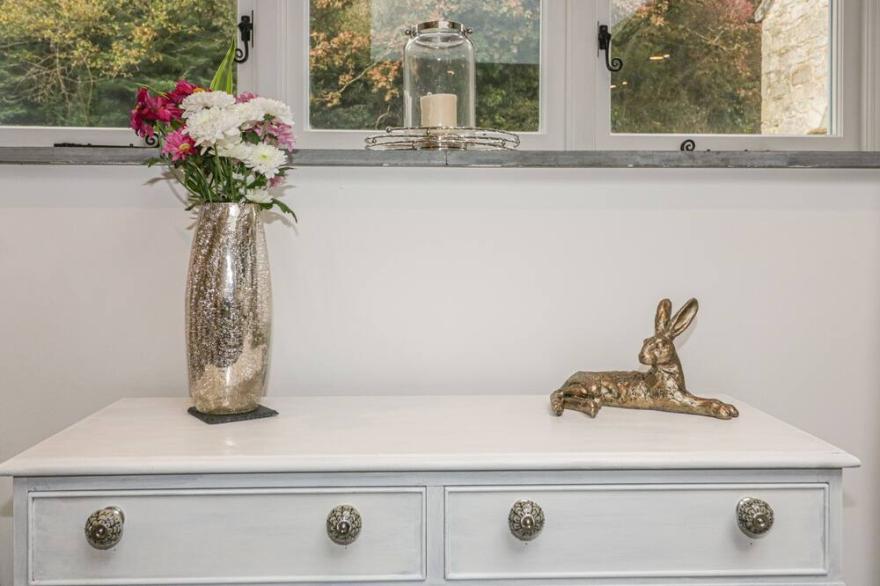 THE BULL PEN, pet friendly, luxury holiday cottage in Grampound