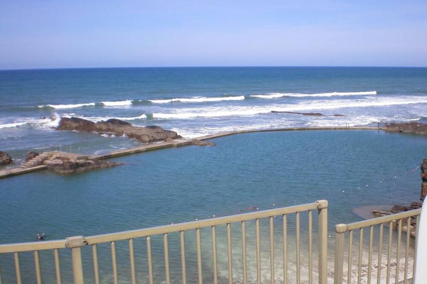 Rural Retreat with hot tub and fishing near Bude