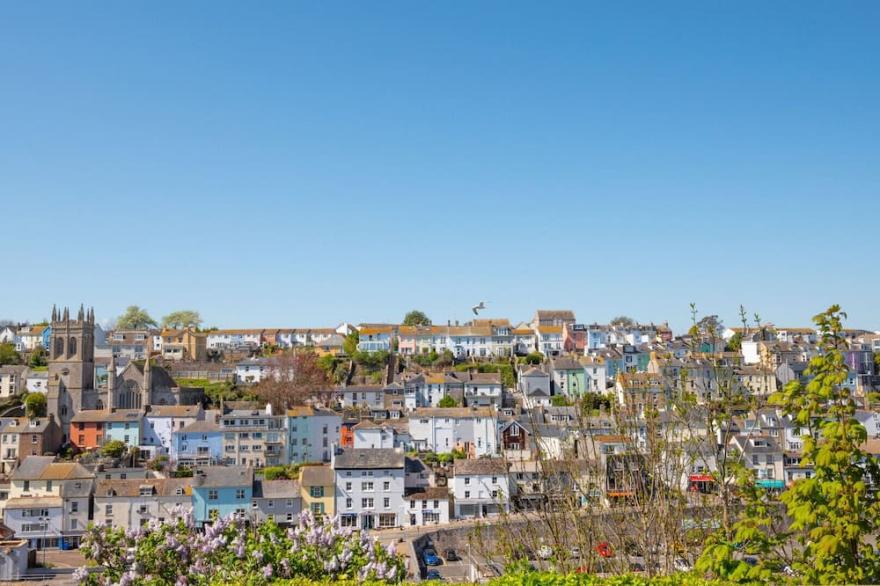 Pirates View - Three Bedroom House, Sleeps 6