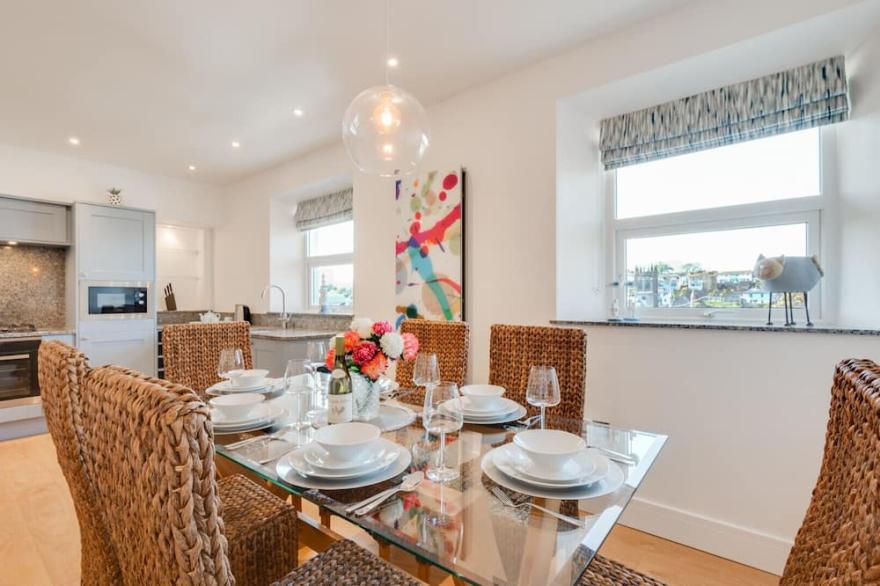 Pirates View - Three Bedroom House, Sleeps 6