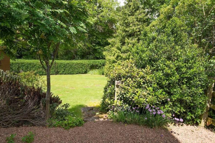 LANE COTTAGE - a charming rural hideaway