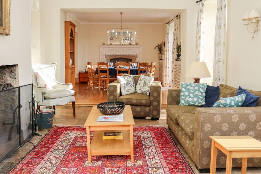 SANDRIDGE BARTON, family friendly, with pool in Stoke Gabriel