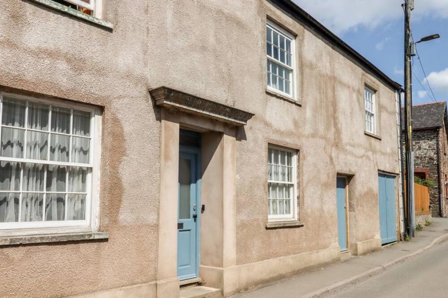 THE GARRET, romantic, character holiday cottage in Chulmleigh