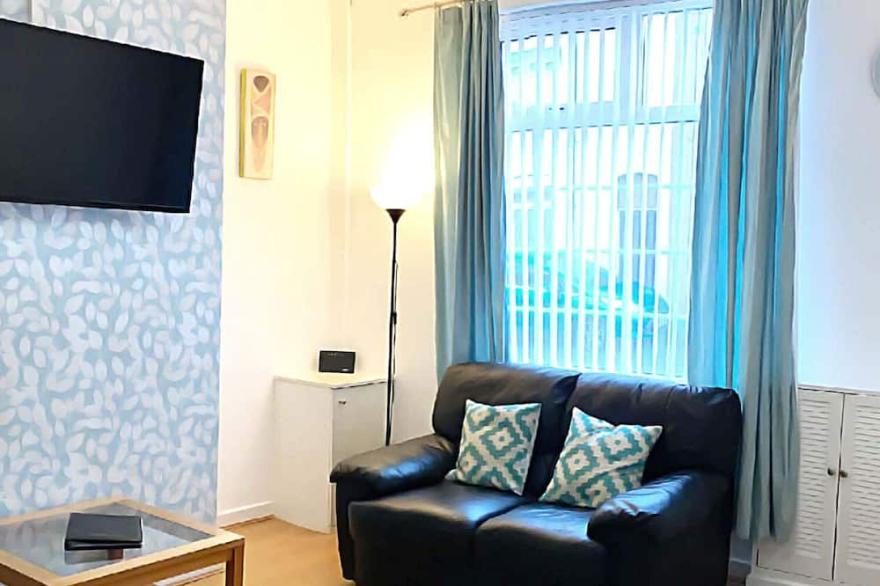 ✔2BR House✔Modernized Bedroom✔For Families&Contractors✔StreetParking✔FreeWIFI